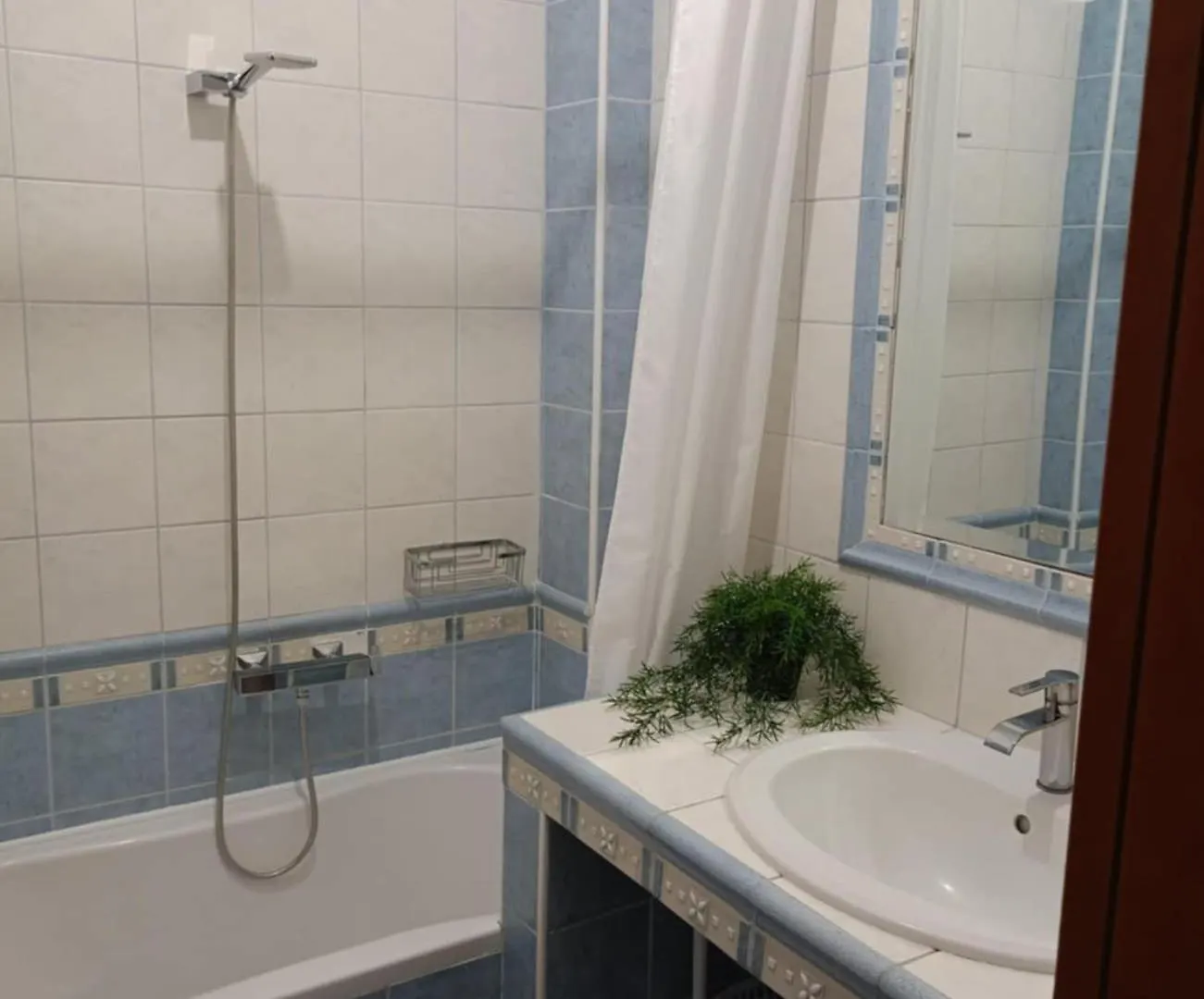 Anna Family Apartment نيكيتي اليونان